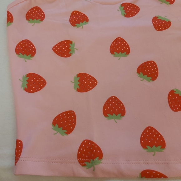 049. Strawberry Print Crop Spaghetti Straps Camisole  Size M - Picture 8 of 16